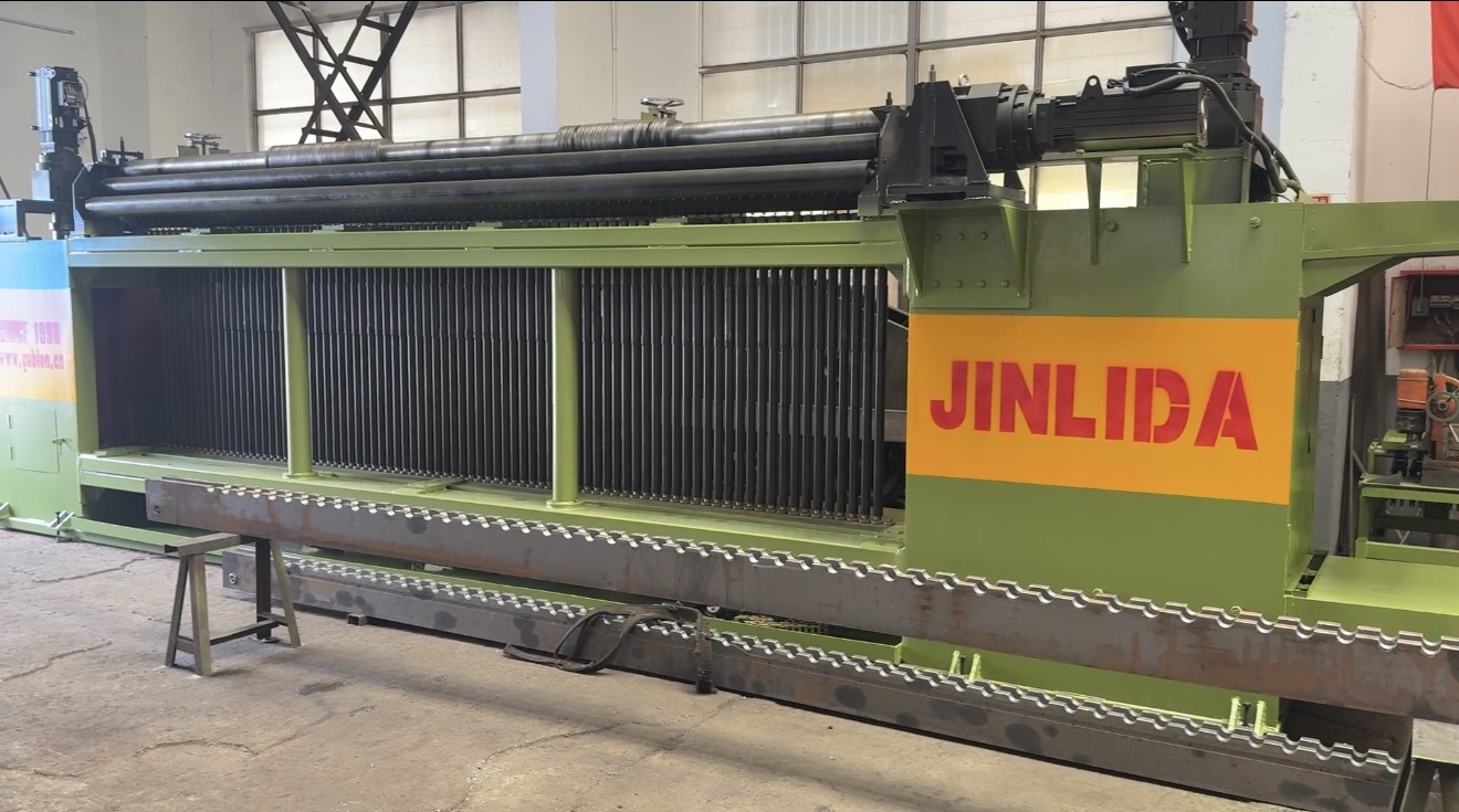 Últimos blogs de la empresa sobre JINLIDA 5300mm CNC Gabion Mesh Machine | High-Speed Automatic Gabion Production Equipment for River Protection, Slope St