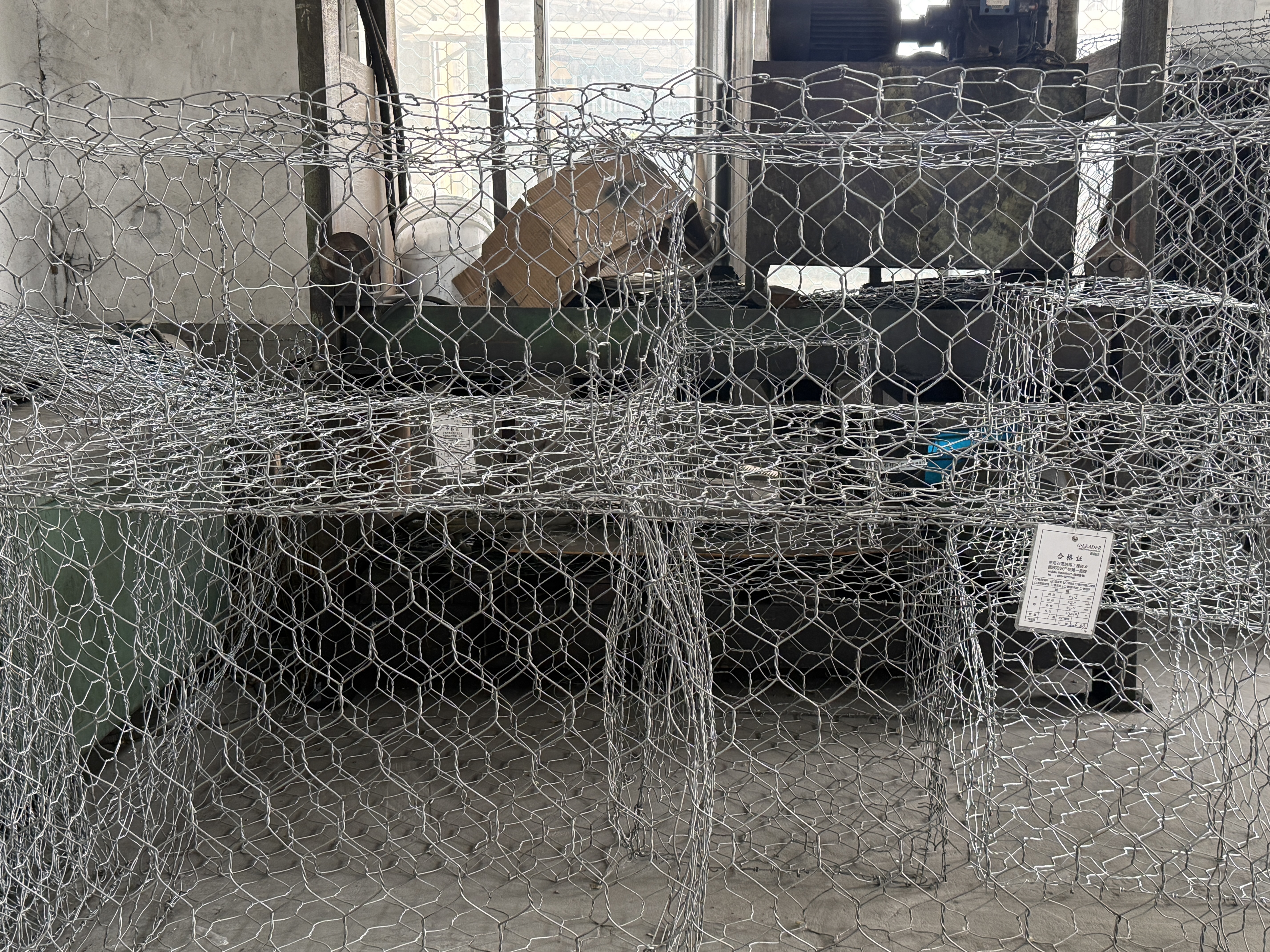Últimos blogs de la empresa sobre Revolutionizing Gabion Mesh Production: Modern CNC Machines Deliver Unmatched Stability and Efficiency
