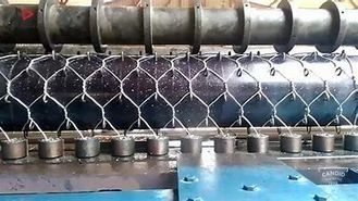 comprar Máquina hexagonal de la fabricación neta de alambre del soldado enrollado en el ejército de la ladera con la aprobación del CE fabricación en línea