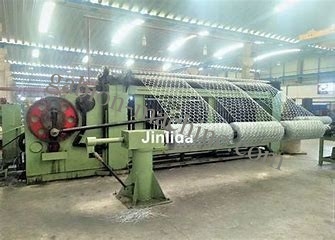 comprar alambre Mesh Making Machine de la anchura de los 5.5m 3 torsiones para la caja de Gabion fabricación en línea